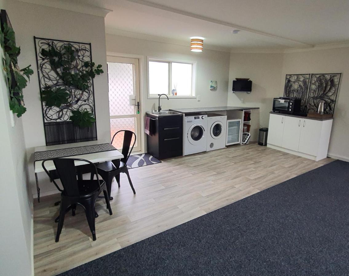 Central Oasis Apartment ตาอูรังกา ภายนอก รูปภาพ
